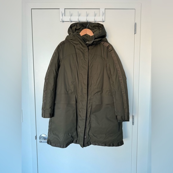 Lululemon Out in the Elements 3 in 1 goose down parka. Size 6. - Picture 5 of 11